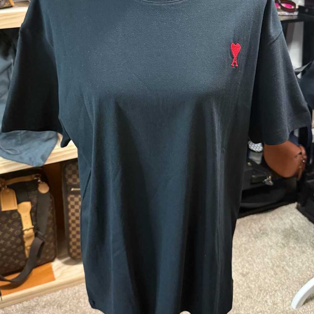 Ami De Cœur cotton Elegant Black Tee with Red Heart Accent